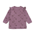 Lila Baby-Pullover mit Blumenmuster und Rüschen, ideal für Herbstmode und sanften Tragekomfort.