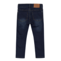 Dunkelblaue Kinderjeans von hinten mit Lederlabel am Bund, perfekte Passform und robustes Design.