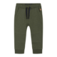 Kinder-Jogginghose in Olivgrün mit Kordelzug und Taschen. Bequem und stylisch für Alltag und Sport.