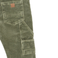 Grüne Cordhose mit Taschen und Detailansicht, ideal für stilvolle und bequeme Kindermode.