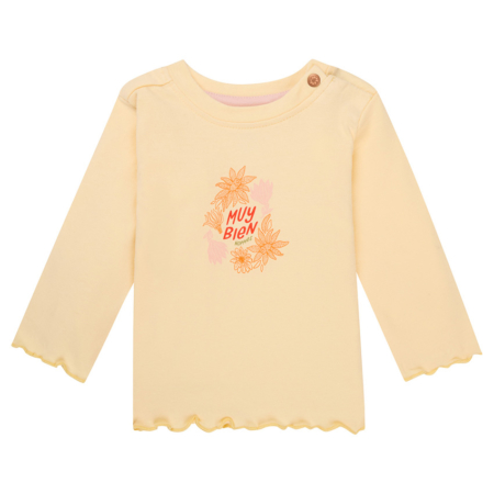 Langarm-Babyshirt in Beige mit Blumenmotiv und Muy Bien Aufdruck, dekorativer Saum, Knopfleiste an der Schulter.