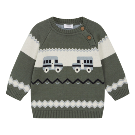 Grüner Kinderpullover mit Auto-Motiv und Knöpfen, ideal für den Winter. Warmes Strickdesign mit verspieltem Muster.