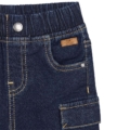 Dunkelblaue Jeanshose mit elastischem Bund und Taschen, ideal für Komfort und stilvolle Freizeitoutfits für Kinder.