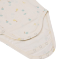 Baby-Bodysuit mit fruchtigem Muster und Druckknöpfen – Weiches Material, ideal für Neugeborene.